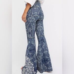 Free People, Embellished Float On Flare, Size 28